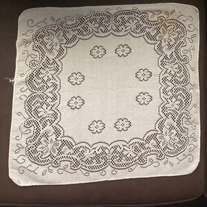 Vintage White Floral Lace‎ Placemat Square Doily Cottage-core Decor. 16 x 14"